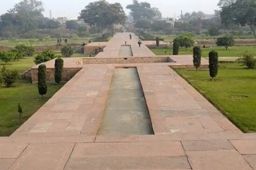 bagh-i-gul-afsha-or-rambagh-agra